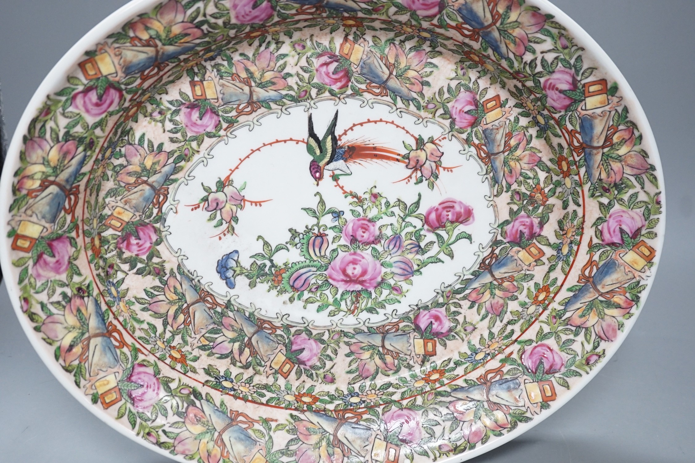 A Chinese blue and white jar, cover and a famille rose dish, dish length 35cm